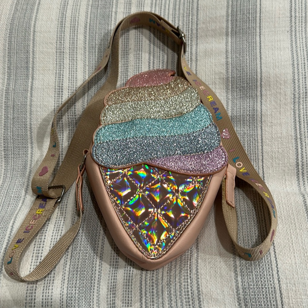 Ice cream cone novelty purse - iridescent pastels and pale pink. EUC